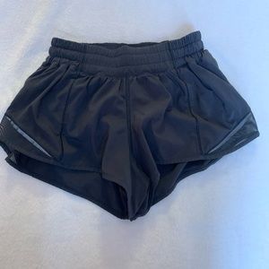 Lululemon hottyhot short 2.5” inseam!